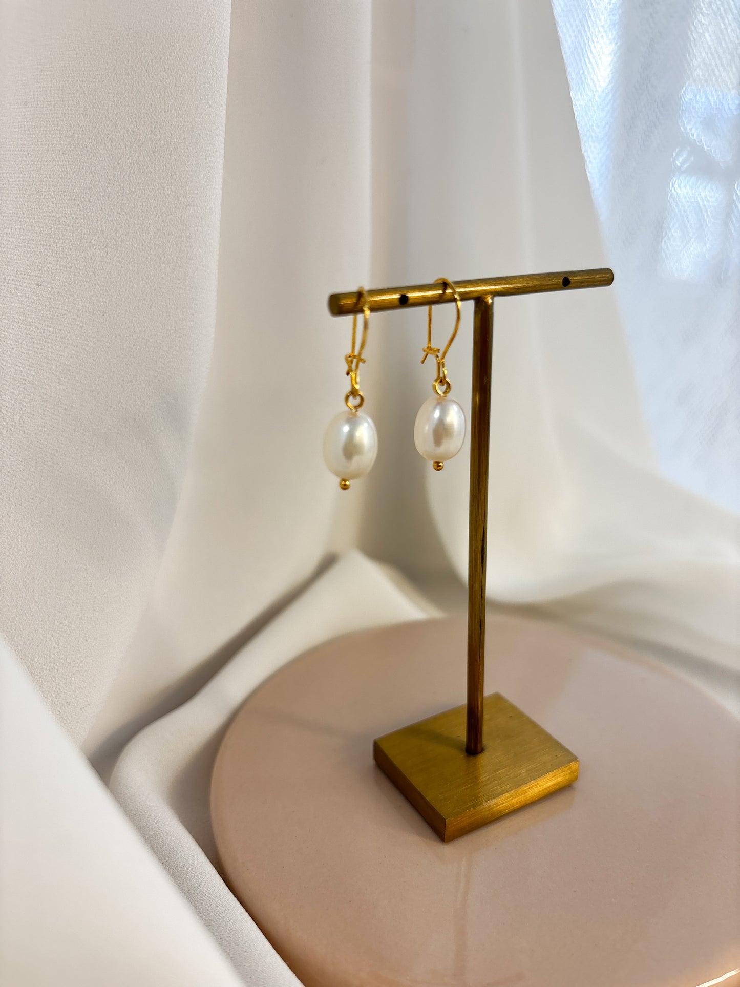 pärla korvakorut gold