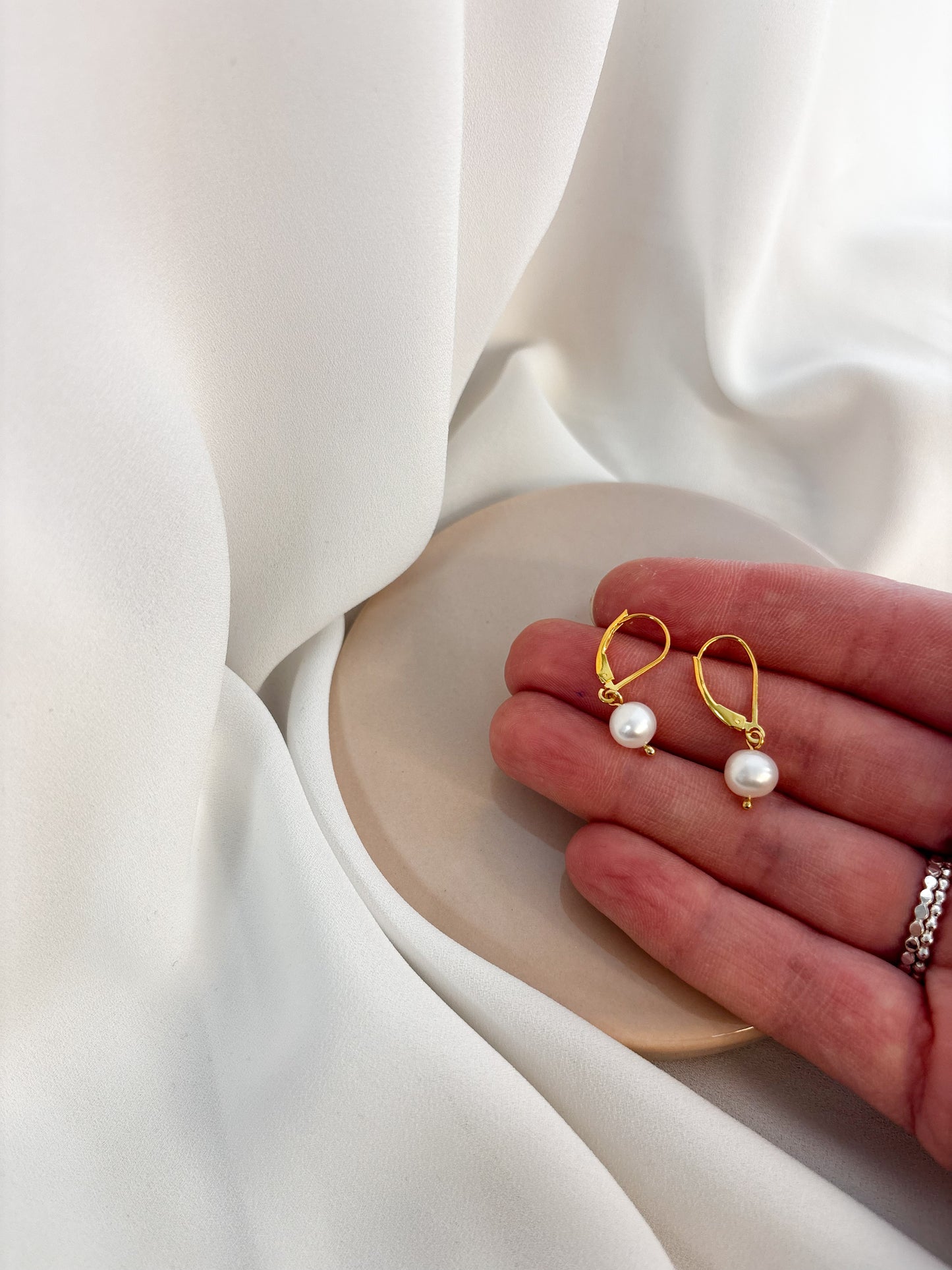 pärla korvakorut gold