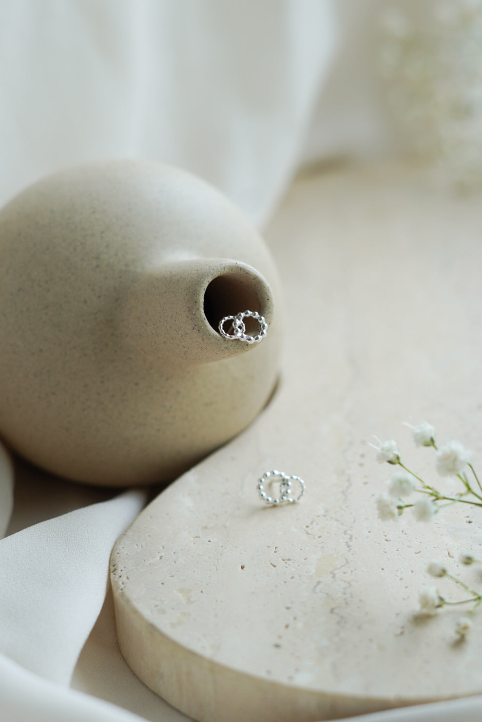 BUBBEL DUO minimalistiset rengaskorvakorut