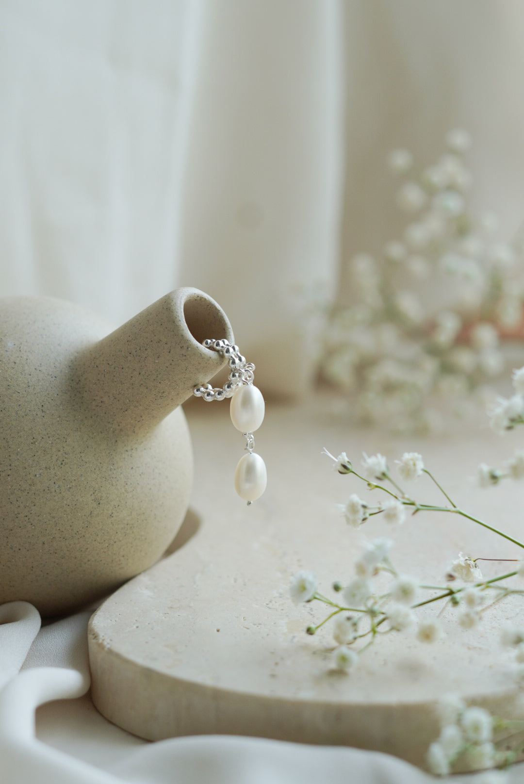 Ear cuff ilman lävistystä ja aito makeanvedenhelmi