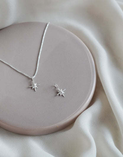 tähti kaulakoru